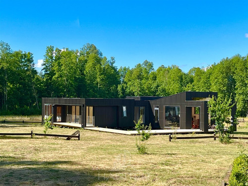 Moderna Casa En Pucón, Condominio Loncotraro. 3d+3b