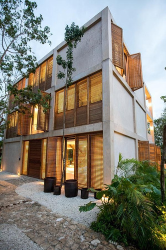 Imagen 2 de 26 de En Venta Casas Con Club De Playa Y Campo De Golf En Playa Del Carmen (860)