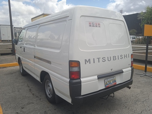 Imagen 4 de 14 de Mitsubishi Panel L300