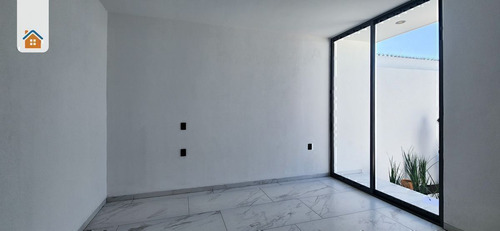 Casa Nueva En Venta En Albaterra Residencial, Colima. Recamara En Planta Baja.