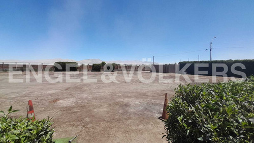Venta De Hostal Funcionando Con Casa Amoblada En Parcela.