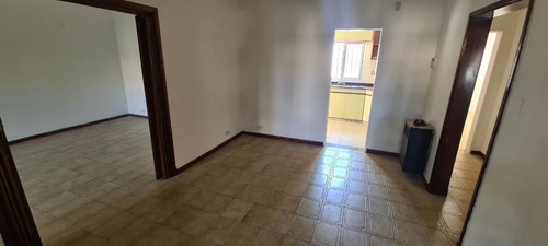 Imagen 5 de 15 de Casa De 3 Amb. Con Amplio Patio
