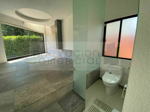 Imagen 23 de 30 de Jurica, Casa De Un Nivel Con Terraza, Jacuzzi Y Más De 300m2