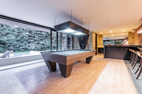 Casa En Arriendo De 6 Dorm. En Lo Barnechea