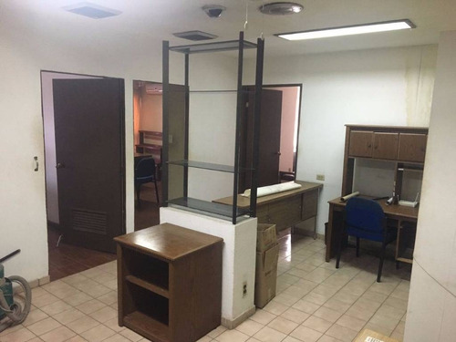 Imagen 6 de 12 de Se Renta Oficina En La Mejor Zona Comercial