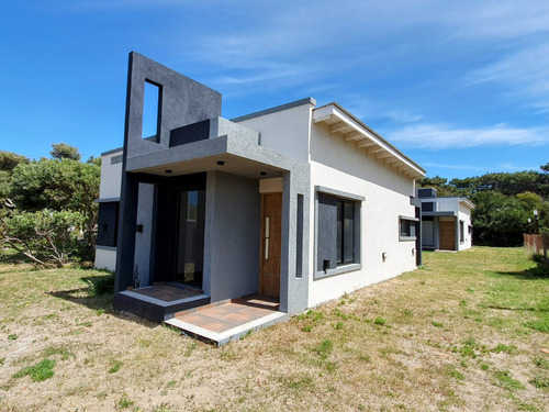 Casa Sobre Costanera De Nueva Atlantis - Financiada