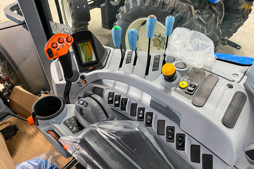 Trator Agrícola New Holland T7.205 Pneu Dual