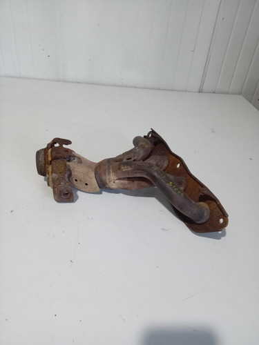 Multile De Escape Yaris 10-15 (Usado)