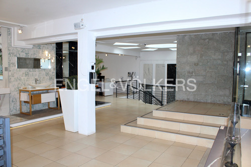 Local Comercial Ubicado En Av. Libertad