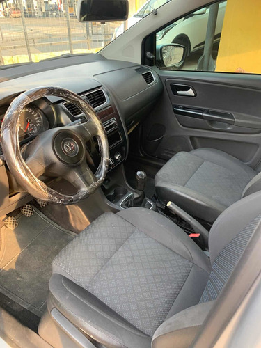 Imagem 13 de 15 de Volkswagen Fox 2013 1.6 Vht Total Flex 5p