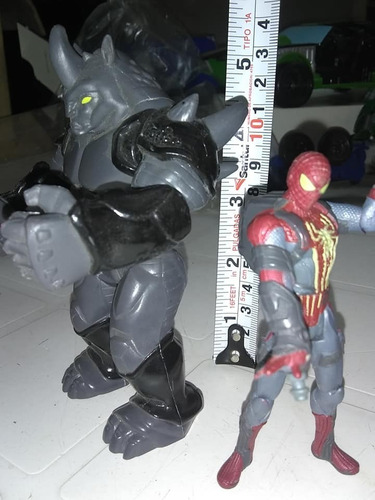 Figuras De Spiderman Vs Rino Marvel Univers