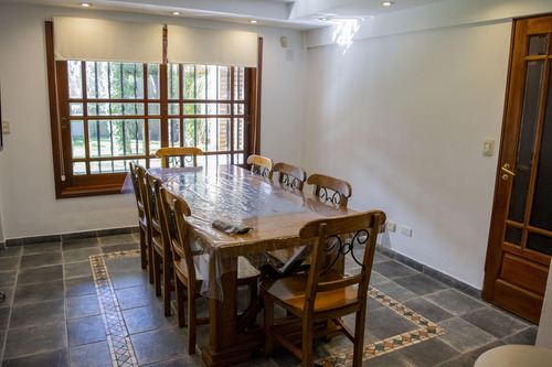 Casa Venta Barrio Alemán 4 Dormitorios, Jardín, Parrilla Garage