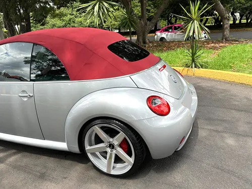 Volkswagen Beetle 2.0 Cabrio Turbo 5vel Piel Mt