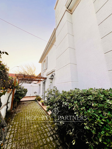 Hermosa Casa En Exclusivo Barrio, Se Arrienda En Ñ...