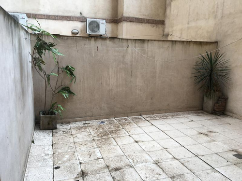 Venta Departamento En Pb Con 2 Patios, Escritura,