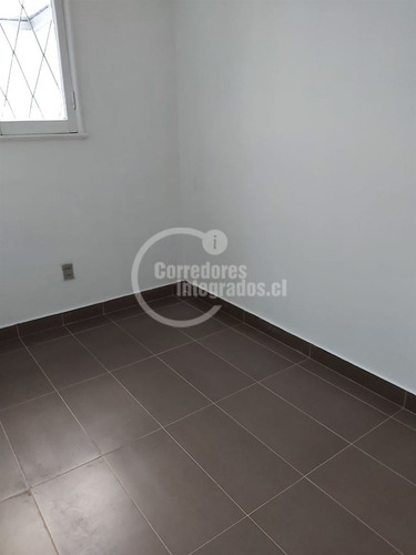 Casa En Arriendo De 4 Dorm. En Las Condes Metro E. Militar