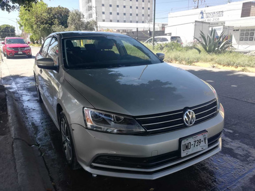 Imagen 5 de 12 de Volkswagen Jetta 2015 2.5 Trendline Mt