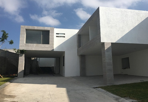 Residencia De Autor En Real De Juriquilla, Privada Con 5 Cas