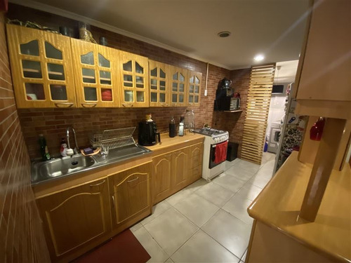 Imagen 3 de 17 de Depto Remodelado. 3 Dorm, 1 Baño, Porcelanato, Loggia