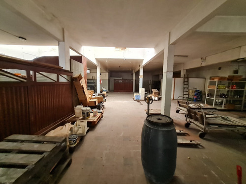 Vende Local Industrial O Deposito - Padrón Único De 1800 M2 - Brazo Oriental