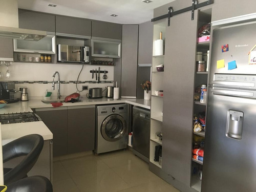 Venta Casa 4 Ambientes Cochera Piscina. Ituzaingo