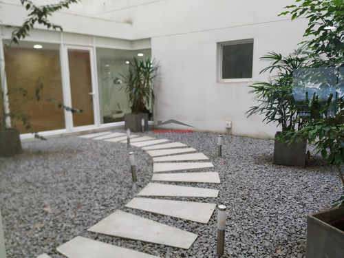 Imagen 22 de 27 de Apartamento De 2 Dormitorios Con Garage Incluido! Piso Alto Con Balcon Al Frente En Cordon Sur.