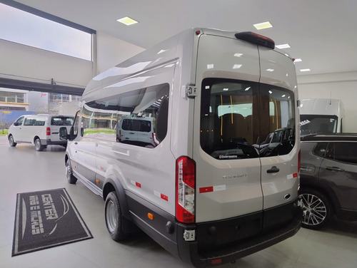 Nova Ford Transit Executiva 17+1 Lugares 2025 0km 5p Prata