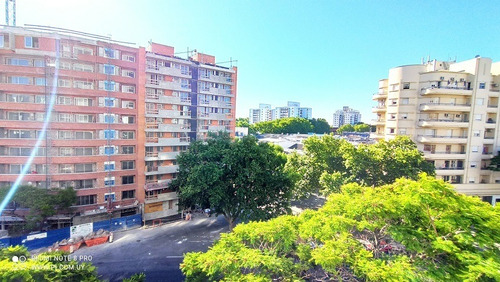 Venta Apartamento Aguada 2 Dormitorios Y Servicio Completo.