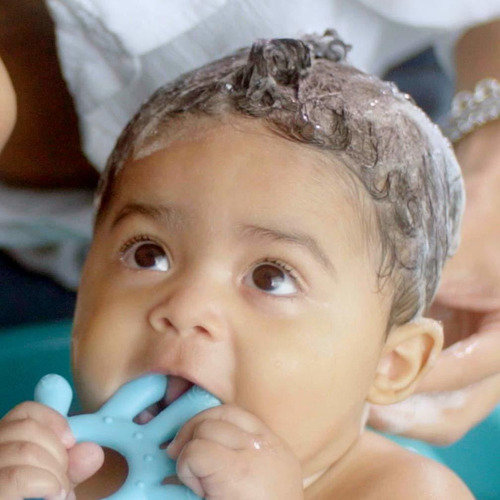 Imagen 5 de 6 de Champu Para Bebe Bella B Bee Gone Cradle Cap 8 oz