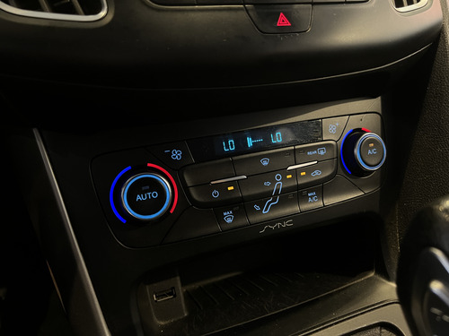 Ford Focus III 2.0 Sedan Se At6