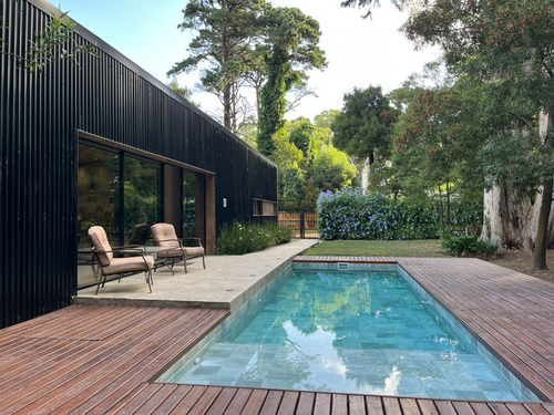 Casa Kiri De Diseño Funcional En Bosque Peralta Ramos - Mar Del Plata
