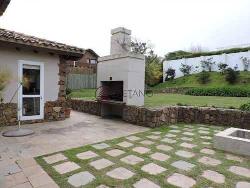 Imagen 6 de 24 de Casa Maravillosa De Dos Plantas En El Chorro - Manantiales El Chorro
