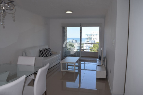 Apartamento En Venta - Brava- Ref: 3982