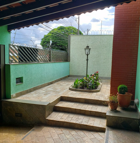 Casa Ampla Com Grande Área No Centro