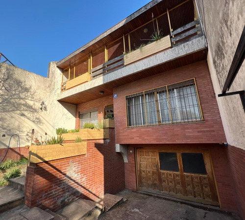 Venta De Casa De 4 Ambientes Con Dependencia En Caballito