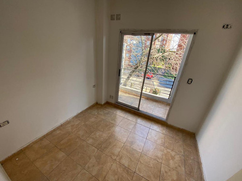Departamento De Dos Ambientes En Venta En Avellaneda