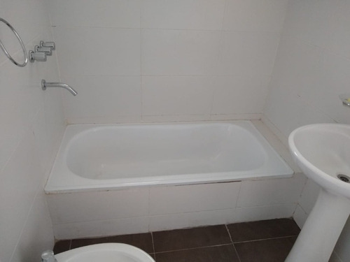 Imagen 10 de 11 de Monoambiente En Venta En Moron Centro
