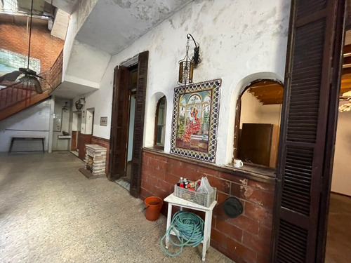 Av. Juan Bautista Alberdi 5800, Caba / Gran Ph En Block Con 2 Deptos Y 1 Local /355m2 / U$s 330.000