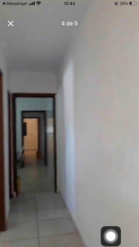 A Casa Tem 3 Dormitórios Sala E Cozinha Grande 1 Banheiro