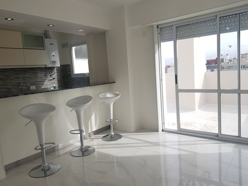 Departamneto De 2 Ambientes Con Balcon Terraza En Venta / Paseo Aldrey