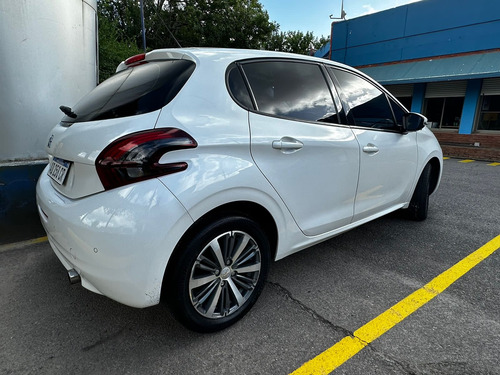 Peugeot 208 1.6 Feline Tiptronic