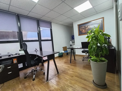 Arriendo Oficina A Pasos De Plaza Prat