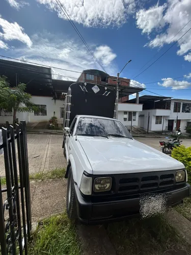 Mazda B2200 2.2 B2200