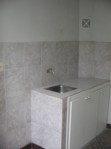 Lindo 2 Dorm. Y Escritorio, Amplío, Bajos Gastos Comunes!!