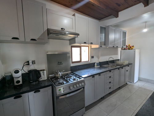 Parcela Con 2 Casas Y Cabaña En Mantagua, 2500m2