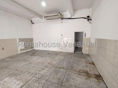 Daniela Linarez Alquila Locales Comerciales En Pleno Centro De Barquisimeto Dispone De 100m2 Zona De Alta Circulacion Y Actividad Comercial Con Todos Los Servicios Basicos
