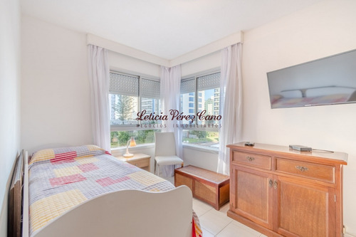 Imagen 12 de 16 de Venta Apartamento 2 Dormitorios Y Medios En Playa Brava, Punta Del Este
