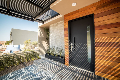 Residencia De Luxury En Altozano, Bar, Cava, Jardín, Cto Serv