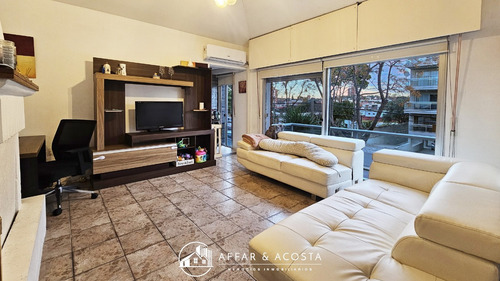 En Venta - Casa A Metros De Rambla Costanera
