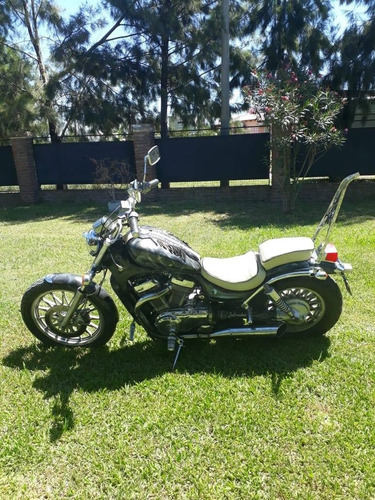Suzuki Intruder 700